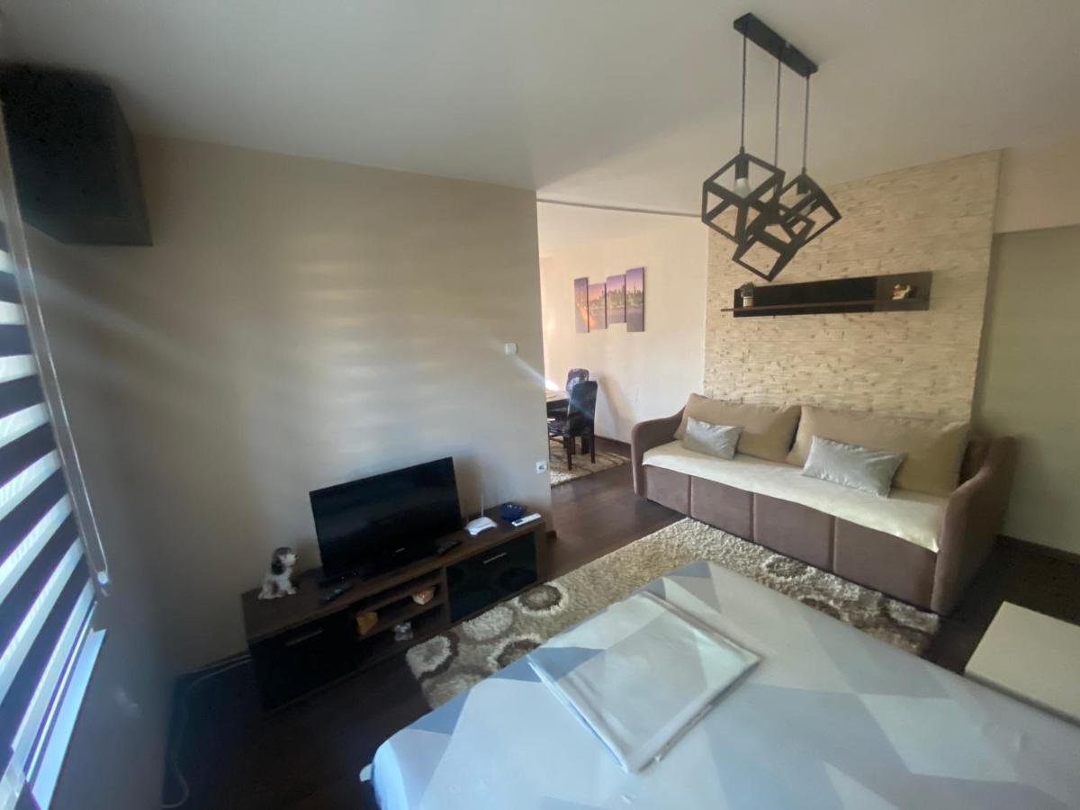 Arni Apartments Donja Vrezina Buitenkant foto